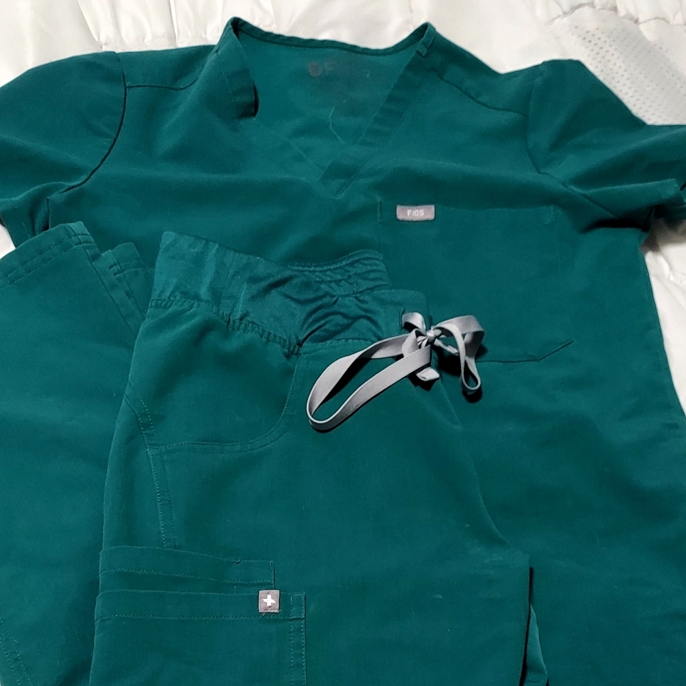 FIGS XS Set Green